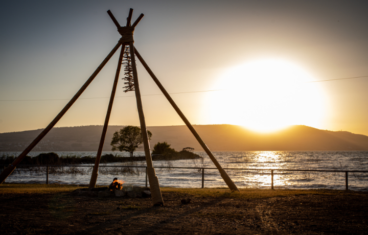נשארים יותר, משלמים פחות: לילה רביעי ב-50% הנחה